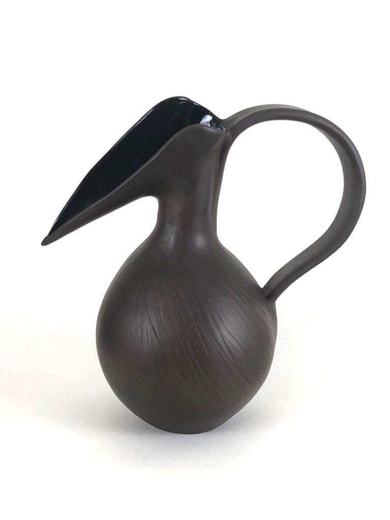 cruche en forme en céramique noire en forme d'oiseau, engobe de terre sigillée