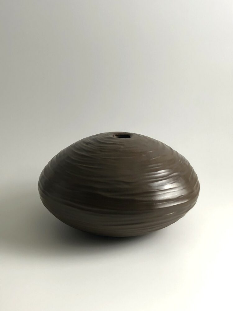 Vase en céramique noir