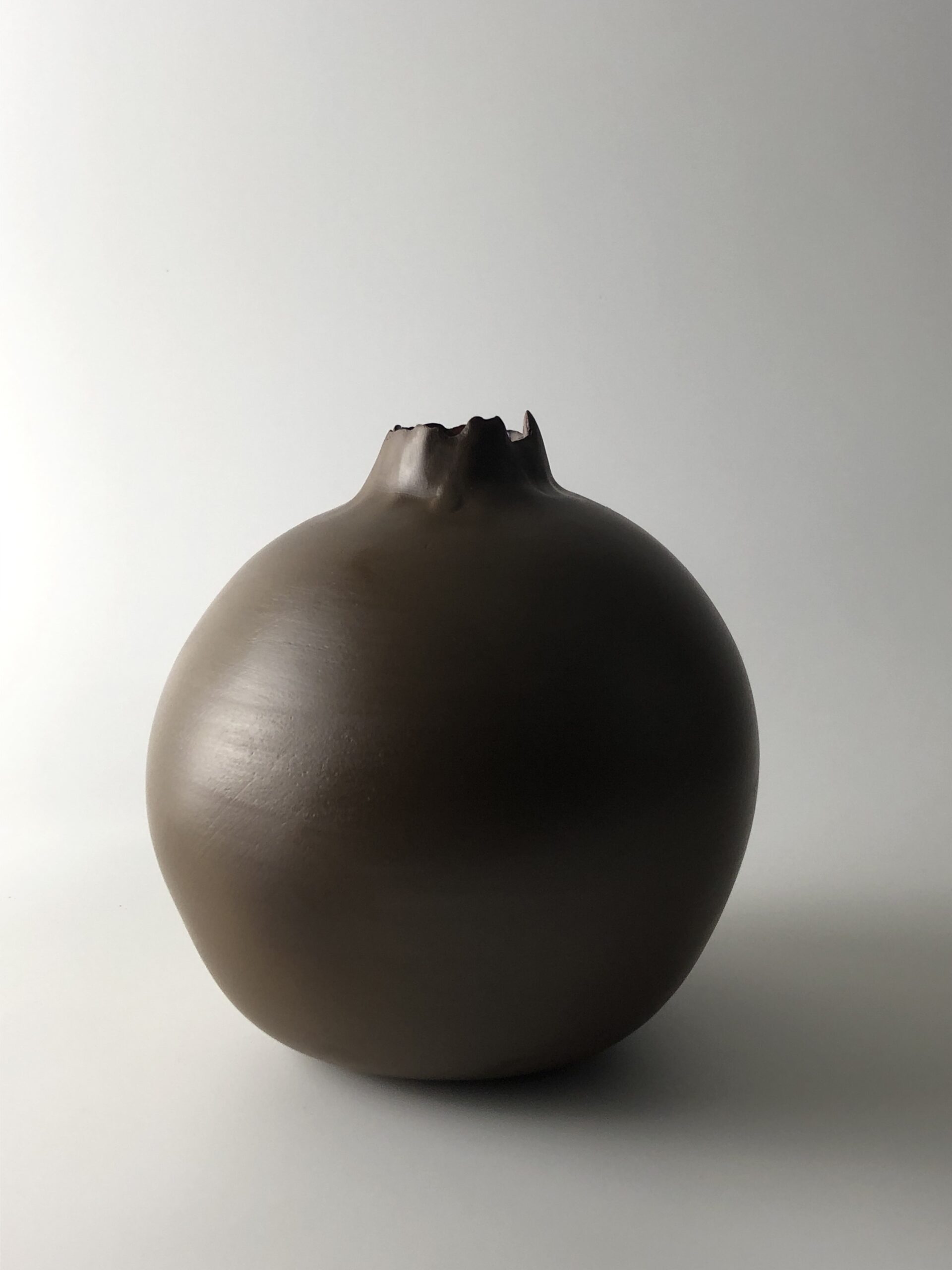 Vase en terre sigillée noire