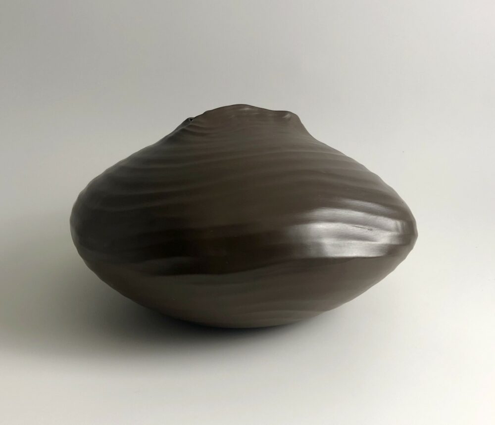 vase en céramique noir