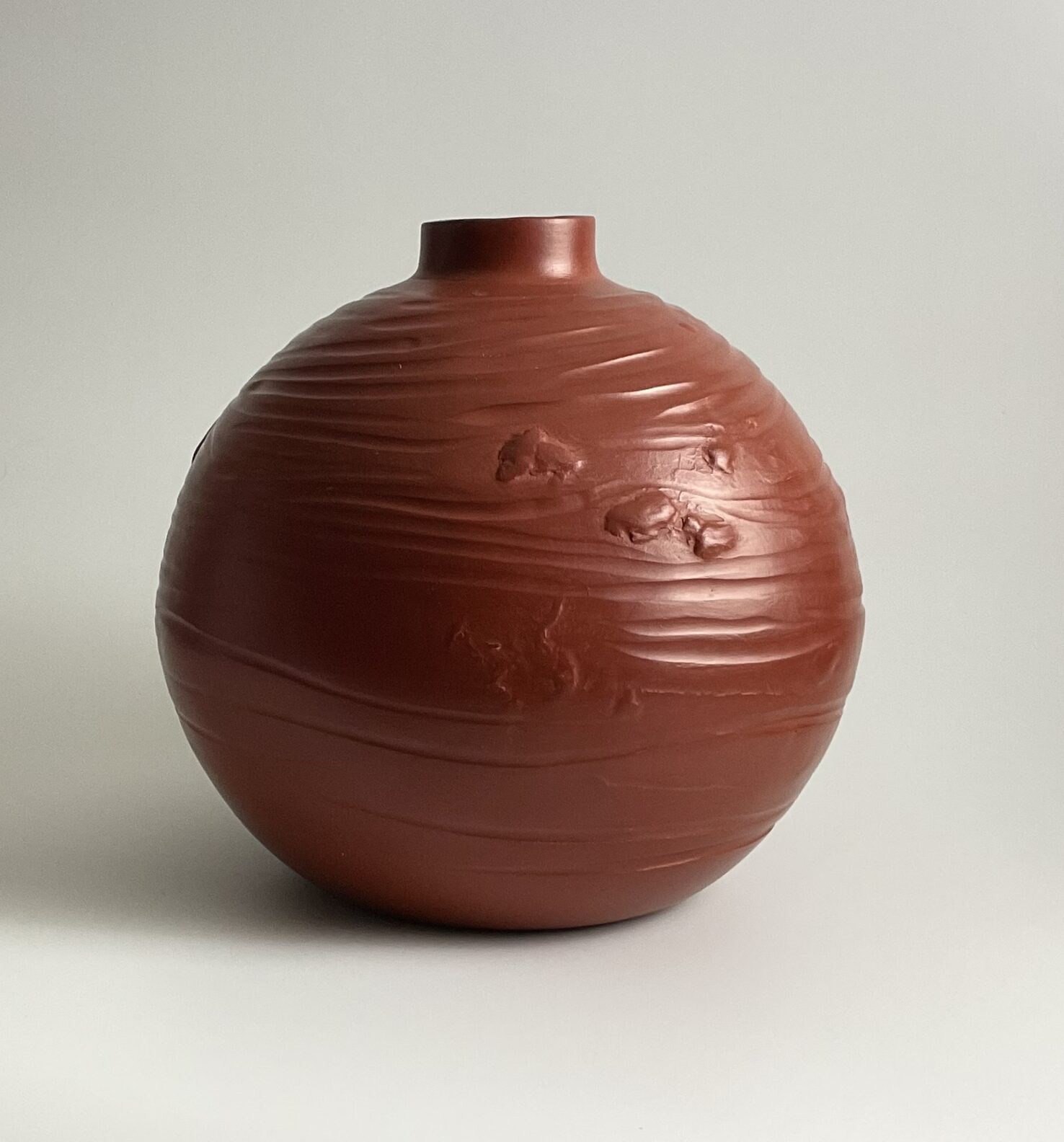 vase rouge satiné